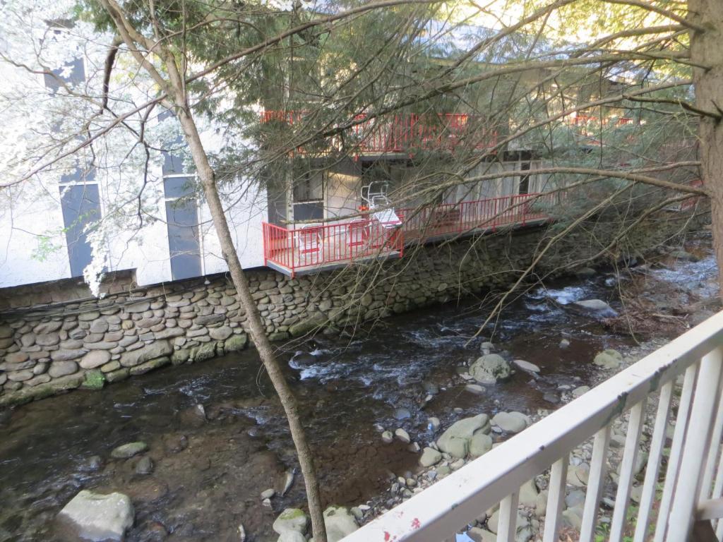 Terrace Inn On The Water Gatlinburg Exterior foto